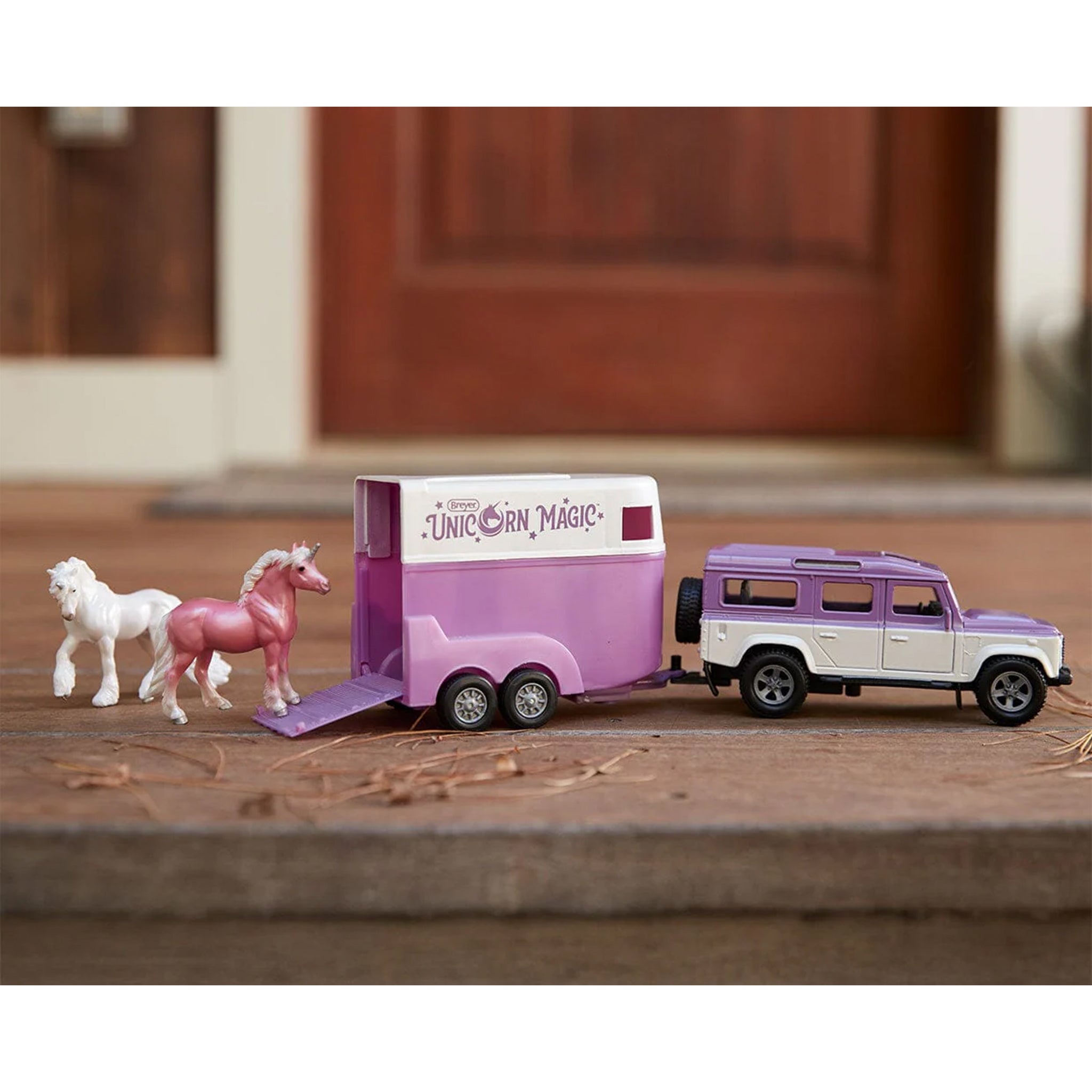 Breyer Stablemates Unicorn Magic Land Rover and Tag-A-Long Trailer