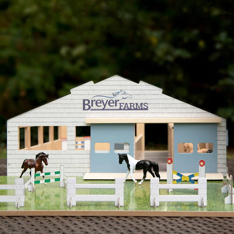 Breyer Farms Stablemates Deluxe Arena Stable